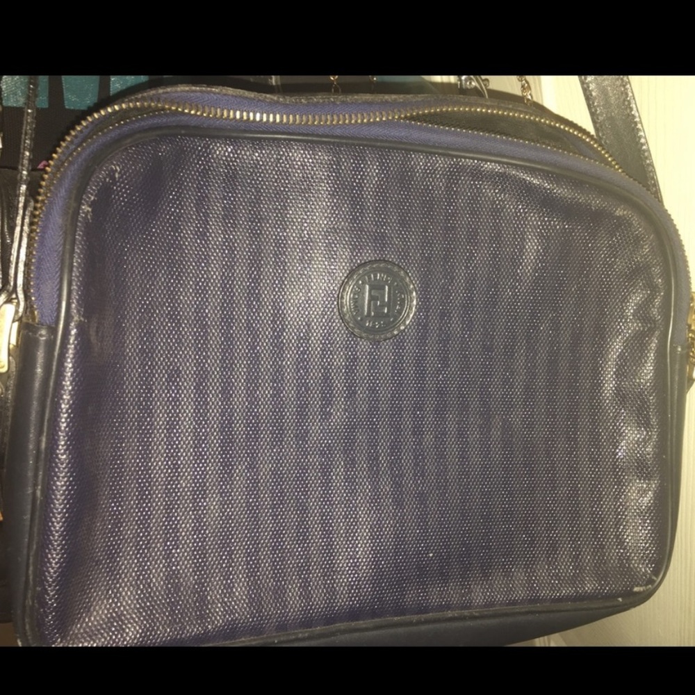 Vintage Fendi crossbody bag